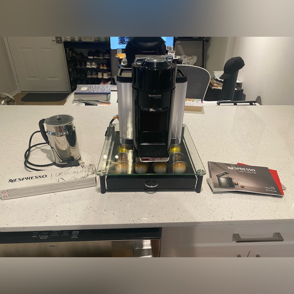 Nespresso Vertuo Evoluo Coffee & Espresso Machine with Milk Frother